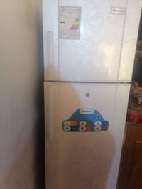 ثلاجه للبيع مستعمله قليل اخت جديده ب٣٠٠وبيها مجال 07732881217واتس