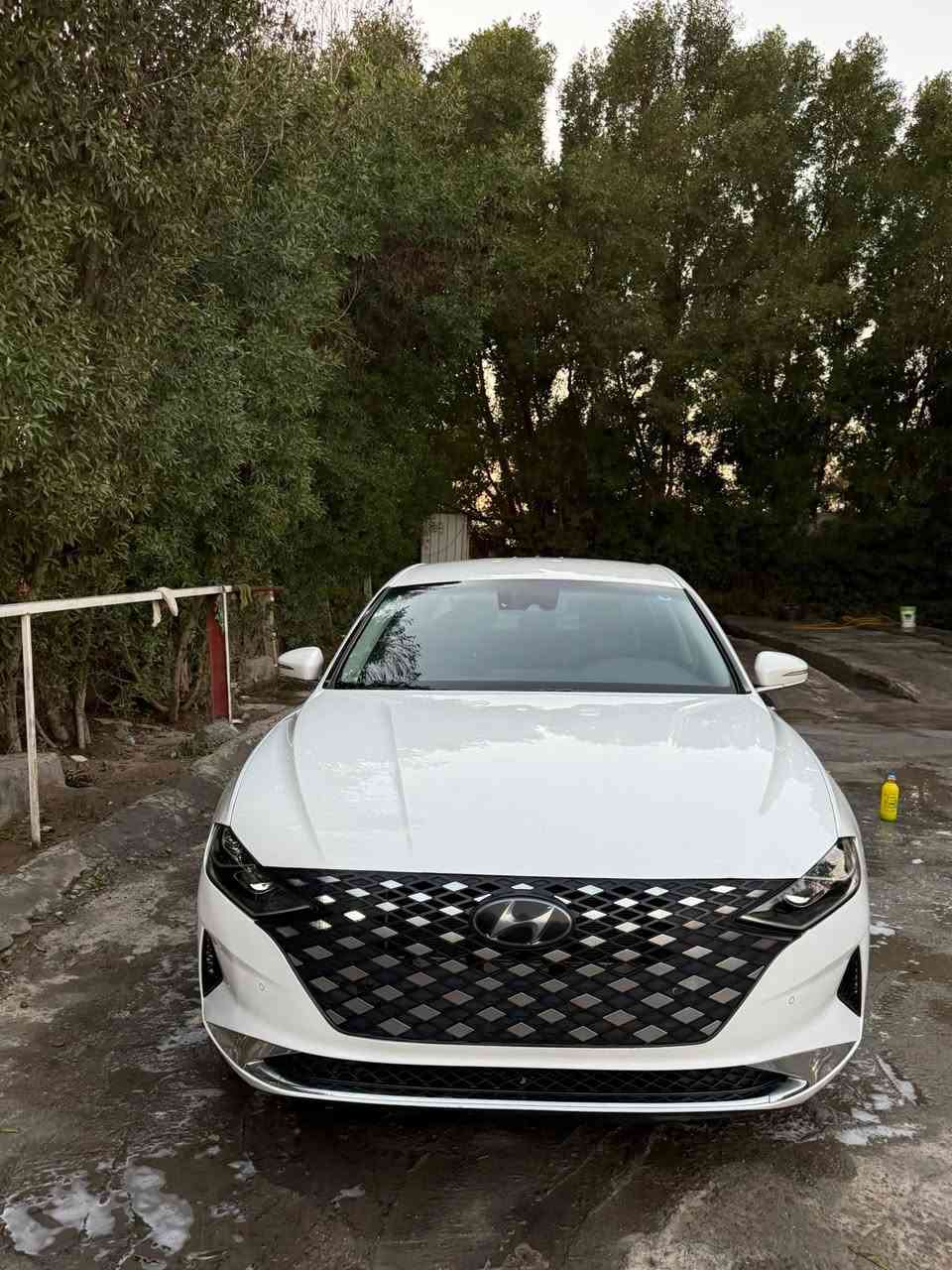 السلام عليكم
هونداي ازيرا 2023 وارد كوري غاز
محرك 6 سلندر
رقم بغداد
كشنات جلد
تدفئة تبريد
شاشه جبيره
حساس امامي
حساس خلفي
بصمه
اشاره بالمري
رادار امامي 
رادار جانبي
مكان السياره الديوانية
للاستفسار اكثر ***********
