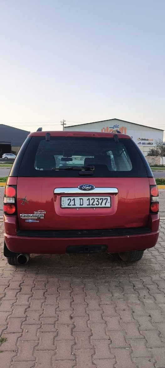 السلام عليكم
فورد اكسبلور أمريكي 2010
محرك 4000(4.0L) 6 سلندر
رقم سليمانيه هزه سنويه جديده 
مواصفات 
داخل اسود
تك اكسل
حساس خلفي
تبرد مركزي
 تحكم ستيرن
5 راكب
كهربائيات كله شغال
سياره جديده بمعنى الكلمه جاهزه بدون نقص بدون مصرف 
محرك كير صدر كله مكفول 
مكاني كركوك. سرجنار
السعر 100 
شرط تحويل و غرامه
***********
