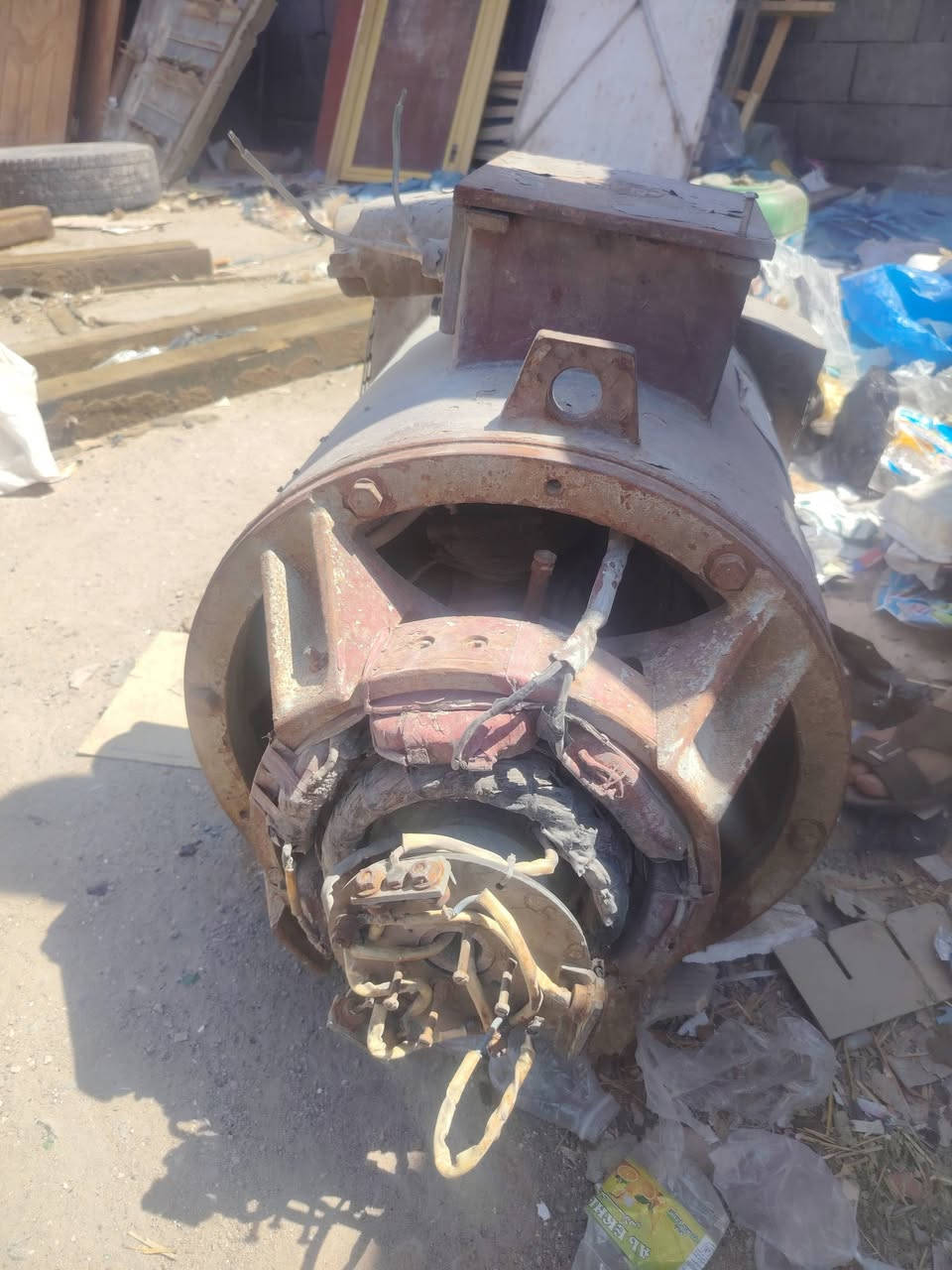 ملف 80 كيفي شغال
البيع مكان بصره مقابي سجن حمدان
رقم ***********
