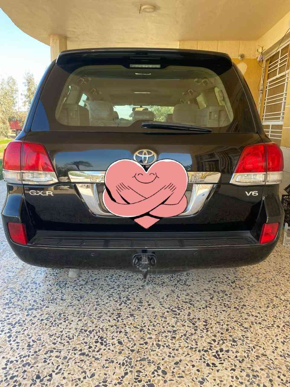 لاندكروز 2010 للبيع ماشيه 160 حقيقي السعر 350$ وبيها مجال للتفاوض للتواصل الاتصال على الرقم ***********
