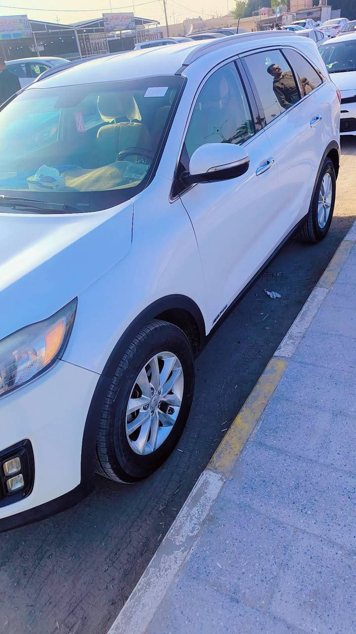 السلام عليكم 
لبيع سورنتو  ذي قار 17 6سلندرامريكي ضربته دعاميه اماميه فقط والباقي مكفول من الصبغ والتبديل ماشيه 84 السياره جاهزه من كلشي حداديه تخم تاير المكينه مامفتوحه السعر 200 
رقم الهاتف ***********
