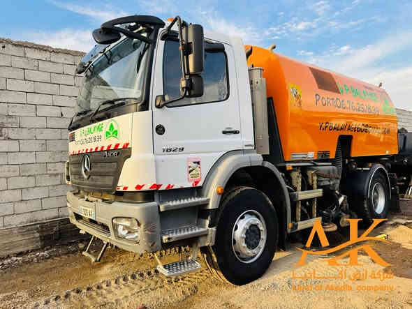 🔸 شركة أرض أكــاديـا 

• مكنسة مرسيدس (شافطة ) ( مكنسة شارع )
• وارد : المانيا 
• المواصفات : كنس  جهتين + وسط ، شفط يمين يسار خلفي فاكيوم  ، كامرة  ، مرشات ماء ،  
• الحالة :  نظيف جداً مباشرتاً الى العمل 
• الموقع : بغداد النهضة شارع الظلال 
• للتواصل : ***********
