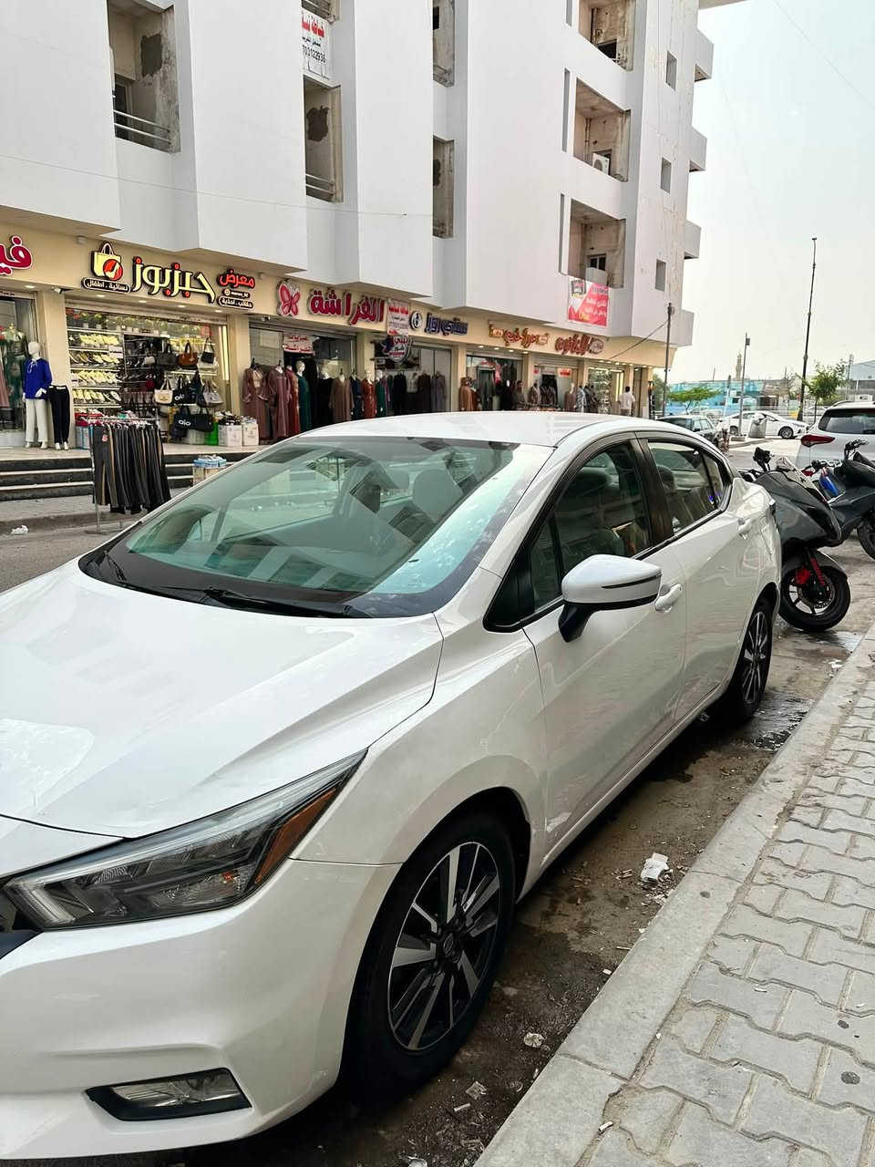 نيسان صني مكسيكي وارد خليجي
موديل 2021 
ماشية 60 الف 
بيها بارد خشم البنيد وجاملغ 
وبيها شوي ملاحظات
بدون صبغ 
وكالة بأسم شركة 

المواصفات:
أيرباگ 2
شاشة
كاميرا
حساسات
مانع انزلاق 

السعر 115$ 

عنواني:
بصرة-عشار 
***********
