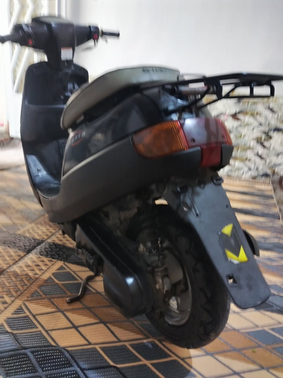 بطه 2003 مكفوله  محرك مامفتوح  شلعه ومعدل فول كهربائيات كله شغاله سلف هندر لايت هورن اشاير قفل جنطه قفل سكان مابيه اي نقص 250  بيه مجال
***********
