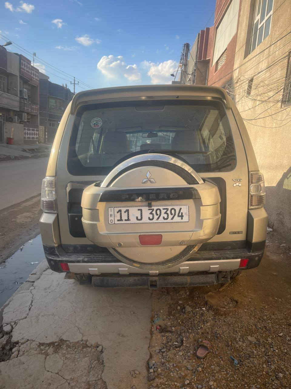 للبيع  او مراوس باجيرو 2008 
مكينة 3800
7راكب 
مري شفط
3قطع تبريد 
شاشة 
كامرة
حساسات خلفيه 
تحكم ستيرن جهتين 
4x4فور ويل 
كير مكينه خير من الله 
مكفوله السياره 
هزه وسنويه جديدة 
رقم بغداد انكليزي 
العنوان بغداد 
السعر 110 وبيها مجال 
ملاحظه كلش وسخه يرنادلها غسله معدله 
رقم صاحب السياره *********** يوجد واتس اب غير متواجد ع الفيس
