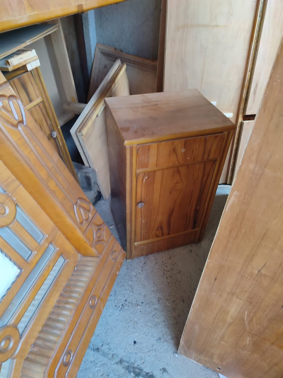 سلام عليكم غرفه نوم للبيع   جديده العنوان جسر ديالى ‭٠٧٨٧ ٠٧٠ ٠٥١٣‬ للتواصل
