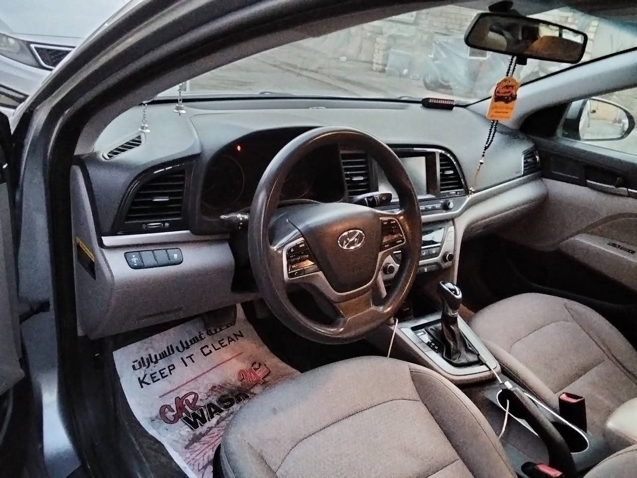 السلام عليكم الانتره 2017 رقم واسط وارد امريكي مكينه 2000 مصبوغه احزام جماليه فقط  اثر جراد السعر 113 وبيه مجال السياره بسمي تخم تأير جاهزه ما ناقصه كلشي وحادثه مال امريكه بجنطه 
***********
***********
