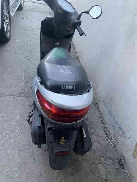 سلام عليكم شباب 
دراجه بريز للبيع الدراجه بعدهي بحاله الوكاله اوراقهه كامله باسمي كهربائيات كله شغله الدراجه نكره سلف مال 

شلعه معدل شك الكاع السعر900 المكان بغداد مدينه الصدر الرقم النتصال*********** متواجد واتساب
