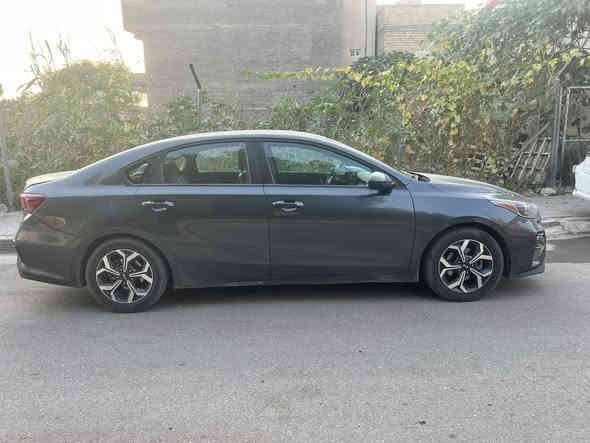 سلام عليكم كيا فورتي موديل 2020وارد أمريكي حادثها فقط جنطه ومعمره نفسها ماشيه 74الف وسونرها مرفق ويه الصور
سعرها135$
للاستفسار ***********
