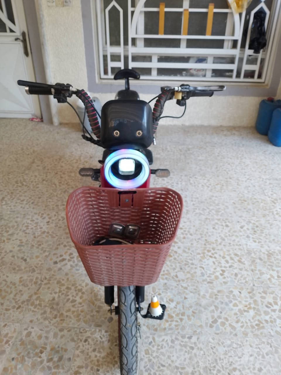 السلام عليكم
باسكل شحن للبيع 

الحجم. 20 

النضافه فول 

تشغيل بصمه و مفتاح 
الباسكل اربع بطاريات 

السعر. 290 وبي مجال حك الجيه

العنوان. كربلاء قرب مستشفى الكفيل 

الرقم. ***********
