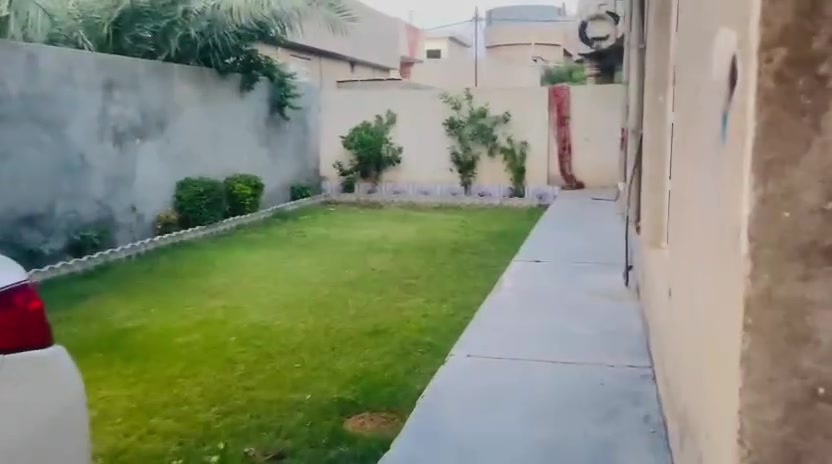 السلام عليكم ورحمه والله وبركاته....هناك بيت للبيع قرب المفتول على شارع أربعين مساحته 500 متر يحتوي على غرفتين وصاله كبيره وأستقبال ومطبخ داخلي وخارجي السعر 130 وبيها مجال للشراي أي أستفسار  يتصل على صاحب البيت على هذا الرقم اني مجرد مكلف بالنشر ***********
