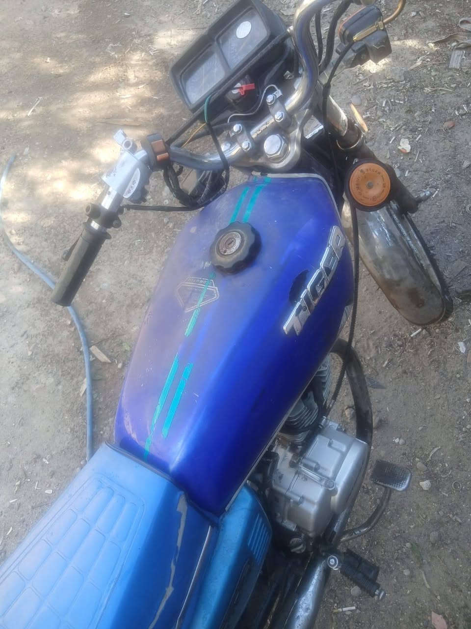 يراني 4كير للبيع مكينه تتنس سعر 300وبيه مجال مكاني بغداد  ***********
