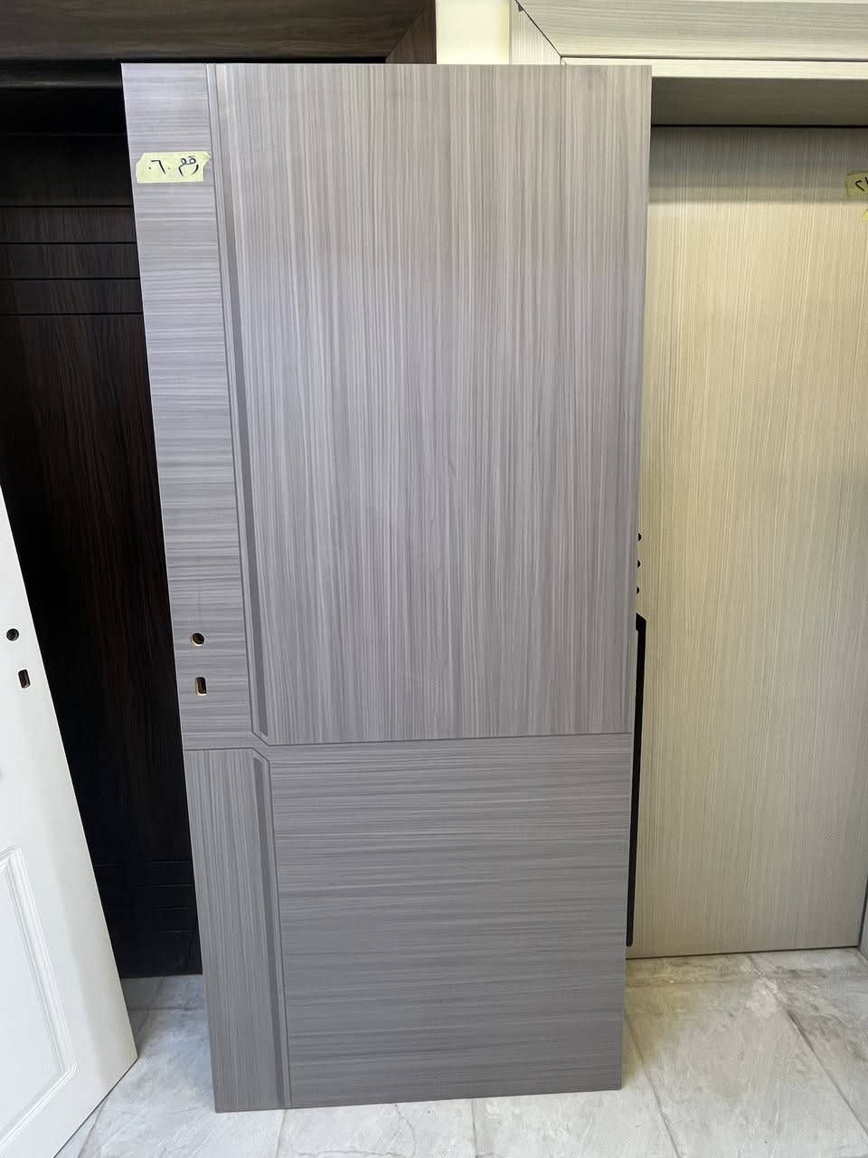🚪 الفخامة تبدأ من عتبة الغرفة.. أبوابنا الداخلية تكتمل بها لوحة منزلك! 🌟

​لأن الأبواب الداخلية ليست مجرد وسيلة للفصل بين الغرف، بل هي جزء أساسي من ديكور بيتك يعكس ذوقك الرفيع.. نقدّم لكم في إسطنبول للأبواب التركية أحدث تشكيلة من الأبواب الداخلية بمواصفات تجمع بين جمال التصميم التركي ومتانة الصنع.

​✨ ليش تختار أبوابنا الداخلية؟🤔

​🙂‍↔️تصاميم مودرن وكلاسيك: تناسب أرقى الديكورات وتتناغم تماماً مع بديل الخشب وبديل الرخام والفوم.
​عزل ممتاز للتشويش والحرارة: تمنحك الخصوصية والهدوء اللي تحتاجه داخل غرفتك أو مكتبك.
​مقاومة عالية للرطوبة والخدش: ألوان ثابتة ومواد تعيش معك العمر كله

​إكسسوارات فاخرة: أيادي ومفاصل ناعمة ومتينة تضفي لمسة فخامة نهائية.
​📐 تتوفر بكافة القياسات والألوان المفضلة (الأبيض الملكي، الرمادي العصري، والجوزي الدافئ).
​💡 حوّل منزلك إلى جناح فندقي فاخر.. واستمتع بلمسة تجمع بين الأناقة التركية والجودة العالية

​📞 للحجز أو الاستفسار:
​تواصل معنا عبر رسائل الصفحة 📩
أو اتصل بنا مباشرة على الرقم:
***********
***********

📍 تفضلوا بزيارتنا: النجف الأشرف حي العدالة مقابل المدينة الماىية مجاور شركة عطر الأرجوان للديكور

​#إسطنبول_للأبواب_التركية #أبواب_داخلية #ديكور_داخلي #أبواب_خشب #تصميم_مودرن #النجف #ديكورات_منزلية
