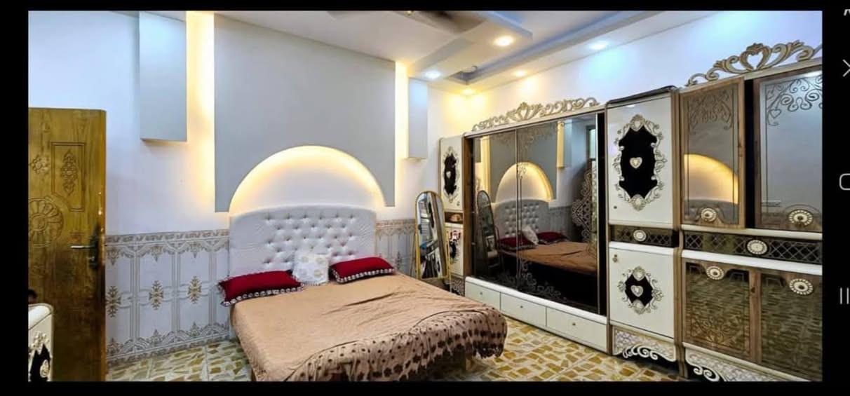 ***********
حي طارق القديم 
 بيت طابو صرف زراعي مساحه 175 متر بناء حديث 
غرفتين نوم  5×6 صاله 7 × 6 استقبال 4 ×6 مطبخ 3×5
 ترك جانب البيت 10 متر طول 
نزال البيت 25 واجه 7  بيتونه 7×6    سعر 90 بيه مجال خدمات كامله تبليط ماء مجاري فول 
اضافه مخزن كبير داخل البيتونه صحيات 
مكان البيت حي طارق القديم قرب ابو اكرم الكصاب
 داخل الفرع قريب قريب على الشارع 
     *********** بغداد, العراق
