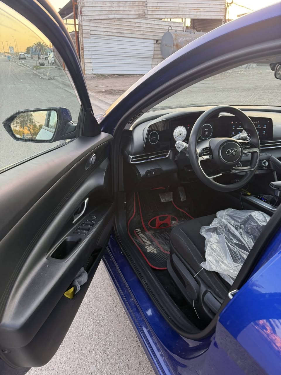 النترا 2024 ازرق
محرك 2000 

بصمه تشغيل

تشغيل عن بعد 

بصمه أبواب 

تحديد مسار سياقه ذاتيه

حساسات 

وبعد بيها مواصفات

الحادث مثل ماموضح بلصور والسونار موجود 

السيارة ب اسمي تحويل ثاني يوم

الرقم *********** واتساب + هاتف

السعر 159 وبيها مجال بسيط مكاني بغداد البلديات
