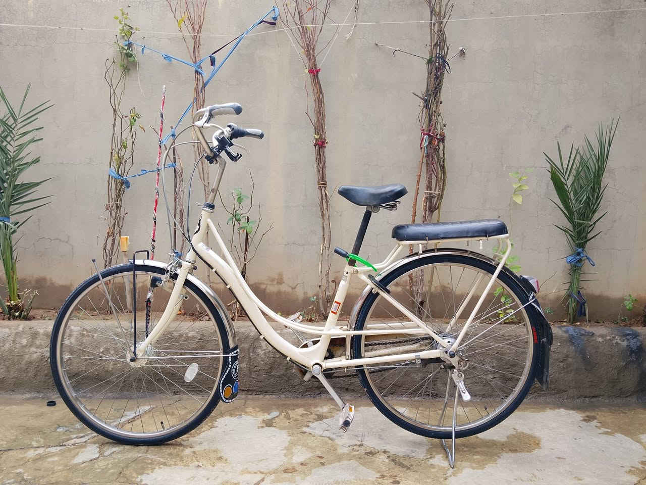 السلام عليكم بايسكل ياباني اصلي للبيع مال باله والكدام حساس والوراء تبديلات ثلاث تبديلات خفيف ثقيل وسط  بايسكل نظيف 100/100 مكاني كركوك عمل الشعبي  رقم ***********
