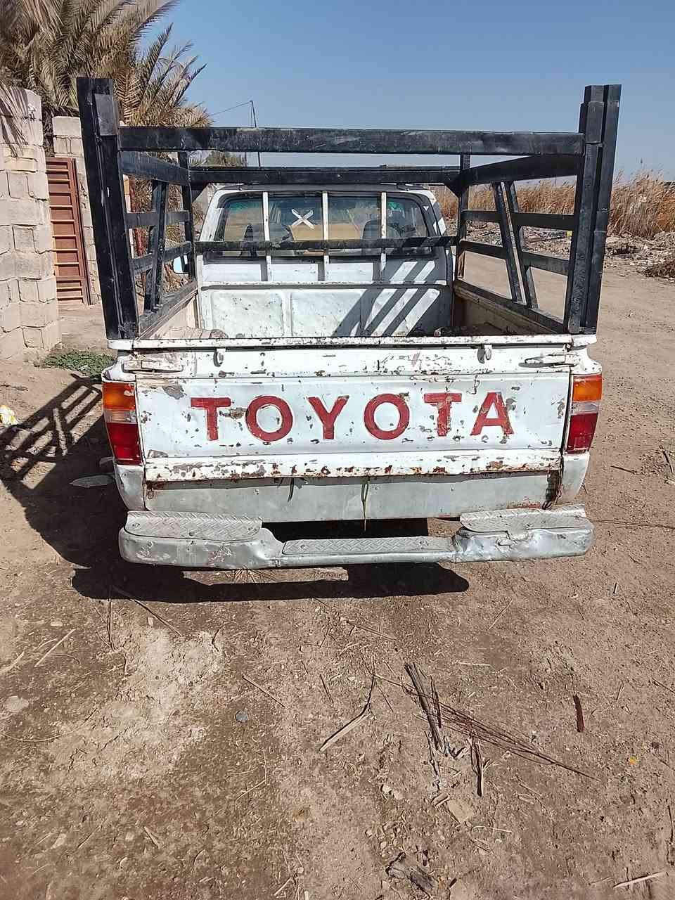 السلام عليكم بيكم للبيع م88 رقم انبار صدامي تحويل صاحبها موجود معامله كامله باقيه بس علبصمه   متومه عليها سياره وتقفت معاملتها ابيع على هاي الوضعيه مكينه وكير خير من الله شاصي كلش نضيف الكشر كدامك السعر 16 وبيها مجال قليل مكاني بغداد اليوسفيه الشراي يتصل ***********
