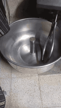 السلام عليكم اغراض معمل للبيع مكان بغداد دوره الرقم***********
