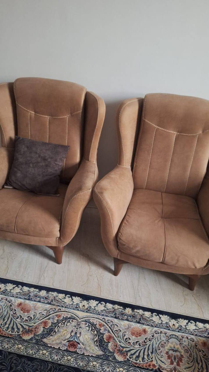 قنفات نضيفات استعمال قليل 6 قطع السعر مليون وبي مجال للاستفسار ***********
