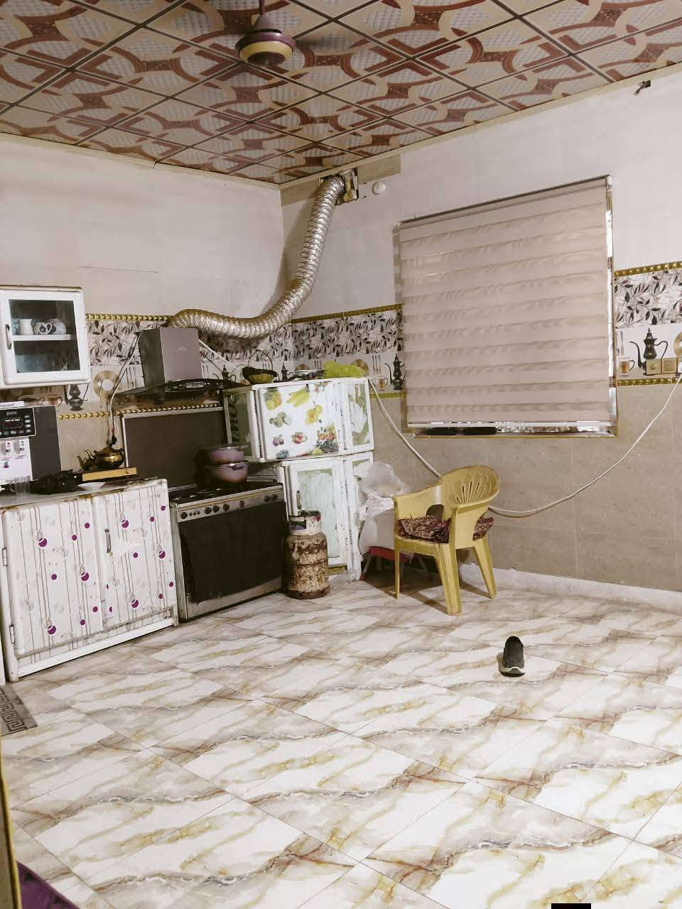 بيت بحي سبل نزله الاولئ بشارع الي مقابيل الصيدلة ايات 
بيت تحفه من داخل بناء طابوك 
بيت من داخل نضيف كلش وكامل خدمات منهولة بابك وماي بوري رائيسي 
وسكن داير ما داير حولك بعد هو معروف شارع الي مقابيل صيدليه 
بيت كلش اول ما تنزل بنزلى الاولى مو اول فرع ع ايدك اليسره ثاني فرع مقابيل صيدليه لفرع
وسعره 59 وبي مجال لشراي صاحبه متوازي وعرضه بهيج سعر 
والبيت بي وصل طابو يعني مشمول بتطويب فقط منتظر تمليك 
لتواصل ***********
