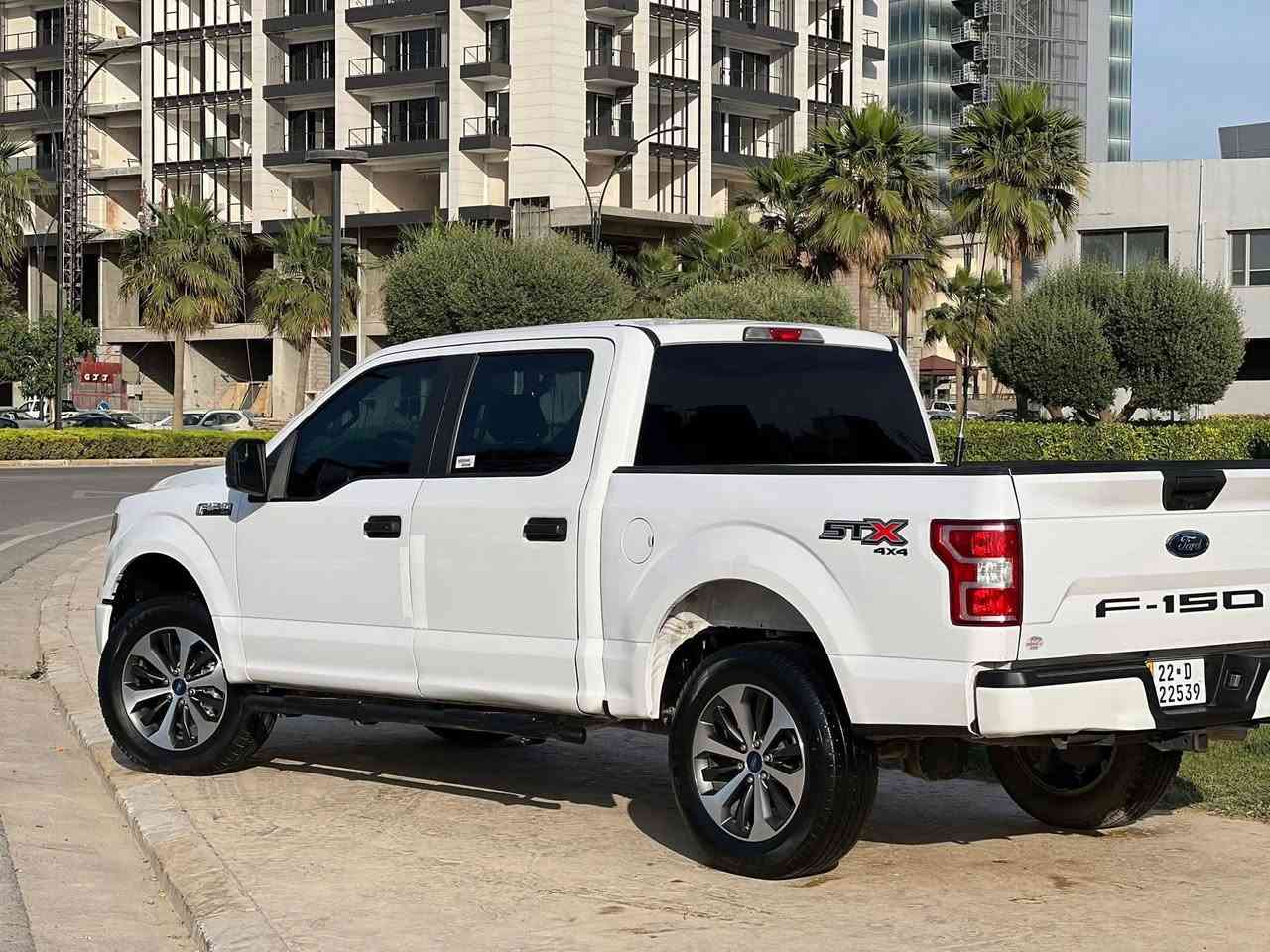 نوع سيارة : فورد F-150
موديل : ٢٠٢٠

ماشية : 49الف مايل 

حجم محرك : ٨ سلندر ٥.٠

حجم سيارة : باب طويل بودي صغير

مواصفات : XLT فور ويل شاشة كاميرا

حادث : باب خلفي صبغ بودي شوية تعديل بدون دواخل بدون يربك 

سيارة جاهزه من كل نواحي هزة فحص

***********

***********

عنوان اربيل
