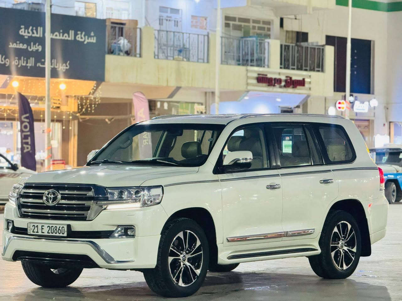 للبيع فقط بدون مراوس السعر 423ورقه قفل
***********
***********

لاندكروز موديل ( 2017 )  GXR محرك 6 سلندر 4000

ماشية 150 الف كيلو استخدام شخصي 

( بيه باردات بسيطات بدون صبغ بدون تبديل سياره جديده جدا 

رقم سليمانبه  بأسمي تحويل مباشر 

السعر ( 423$ )ورقه وبيها مجال 

عنوان السيارة / بغداد مجمع بسمايه
