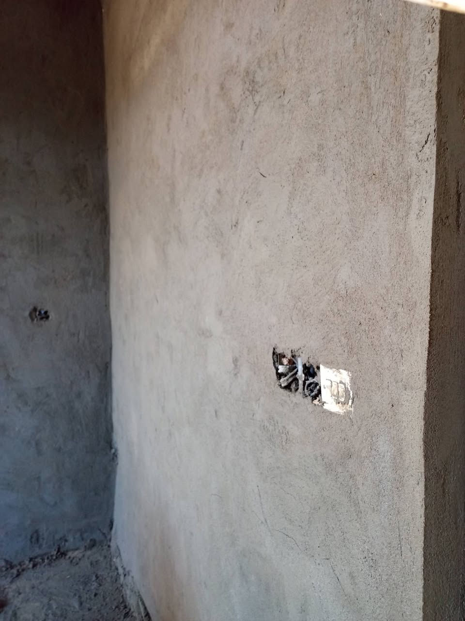 سلام عليكم خلفه الباخ جص بياض سقل نثر وهاذه رقمي ***********
