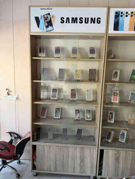 للبيع فَتَرِينَات موبايل:
1️⃣ عدد 4 فاترينة
• الطول: 4 متر
• العرض: 40 سم
• السعر: 100

2️⃣ فاترينة واحدة
• الطول: 220 سم
• العرض: 100 سم
• السعر: 175

📞 للاستفسار: ***********
