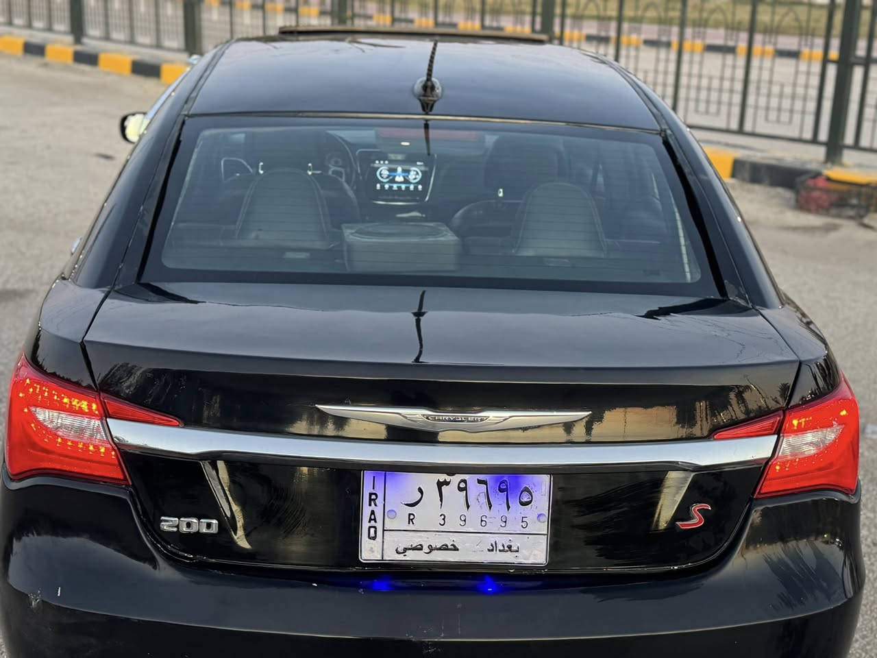 سلام عليكم
كرايزلر c200  موديل 2012
رقم الماني سنويه جديده 2028
السياره بيه صبغات بسيطه حادثه مال امريكا بيبان وصفاحه حلوه وجاهزه فول مواصفات
كير ومحرك مكفول تبيرد ثلج
حداديه جديده وكل نقص ماكو
مكان نجف الكوفه 
*********** واتساب فقط 
*********** اتصال فقط
السعره 55 مجال بسيط
