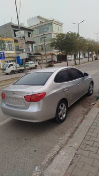 ئاڤانتی 2009هەموگیانی بەشەرت سەقفی وەک شوشە مەسروف کامل کراوە چوارتایە...