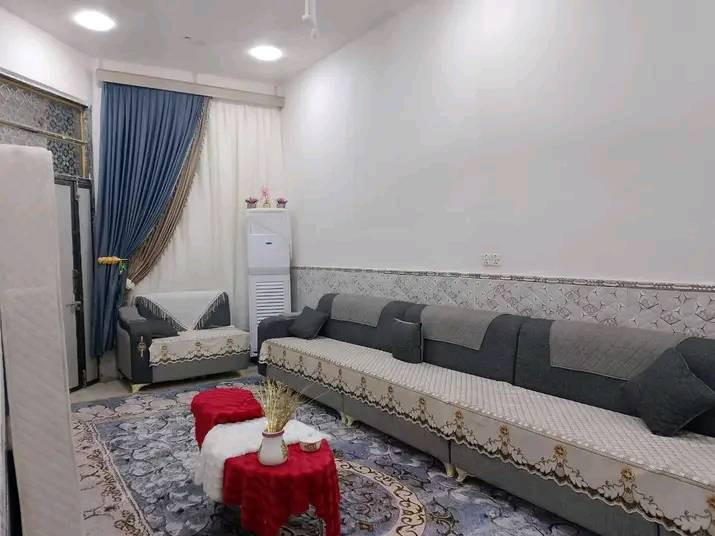 بسم الله الرحمن الرحيم اسعد الله اوقاتكم احبتي يتوفر لدينا بيت للبيع وقف سني مسجل واصولي يتكون من غرفه وصاله ومطبخ واستقبال وصحيات المساحه 110 العنوان البصره ابو الخصيب ام نعاج على الشارع التبليط السعر 60 وبيه مجال وكافه الخدمات ما كهرباء النت الضوئي مدارس للاستفسار الاتصال على الارقام التاليه ***********.  ***********
