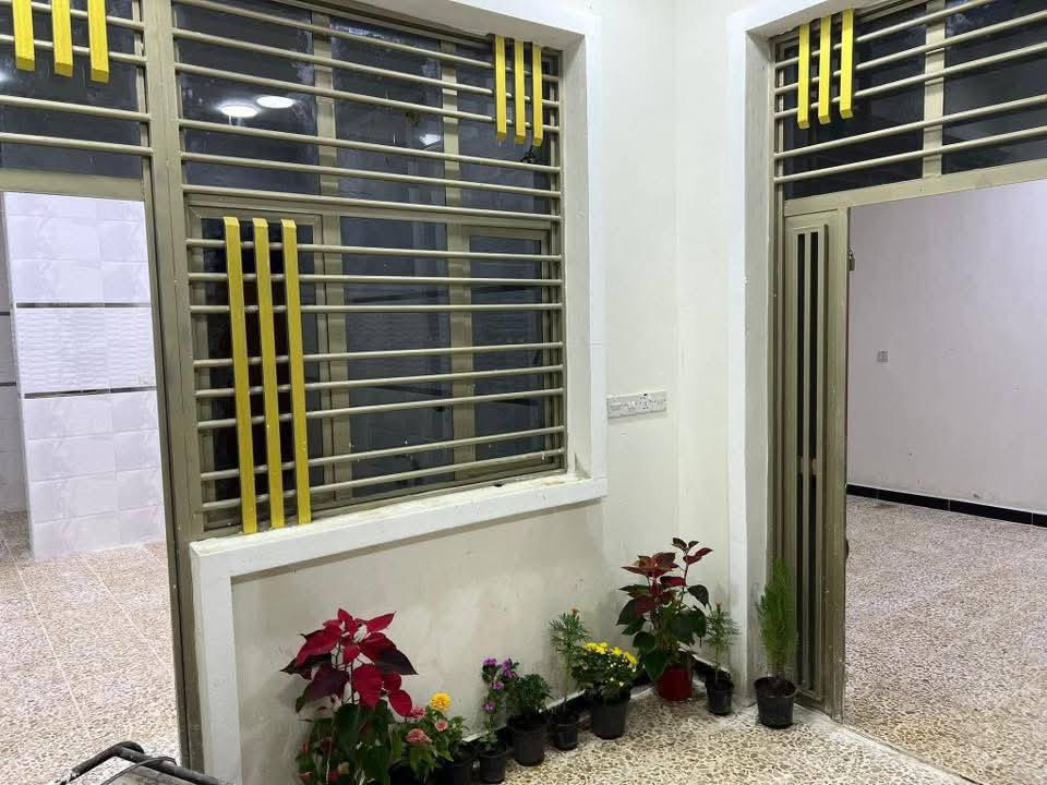 السلام عليكم حالين متفرغ لي يريد صباغ موجود  صباغ بيوت )) وابواب شبابيك حديد   حاليآ متفرغ
صبغ وتصليح الجدران و معالجه الرطوبه والاملاح.    ترميم عام.          شغل نظيف ودقيق نعمل بكل مناطق النجف     للتواصل .
رقم تلفوني ***********
