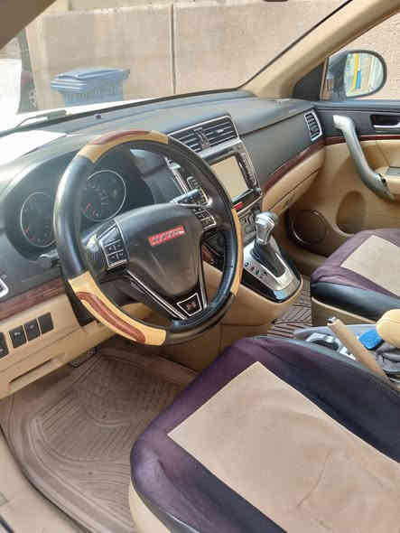 سلام عليكم 
سياره HAVAL H6 2016 
سياره معروفه بدون اي حادث 
بيهه شخوط خفيفه شوفت عينكم 
سياره نظيفه مال بيت 
ماشيه150
صدرهه جديد باتري جديد سياره كامله ما بيهه اي نقص 
عنواني : بغداد 
السعر : 125
رقمي : ***********
متواجد واتساب
