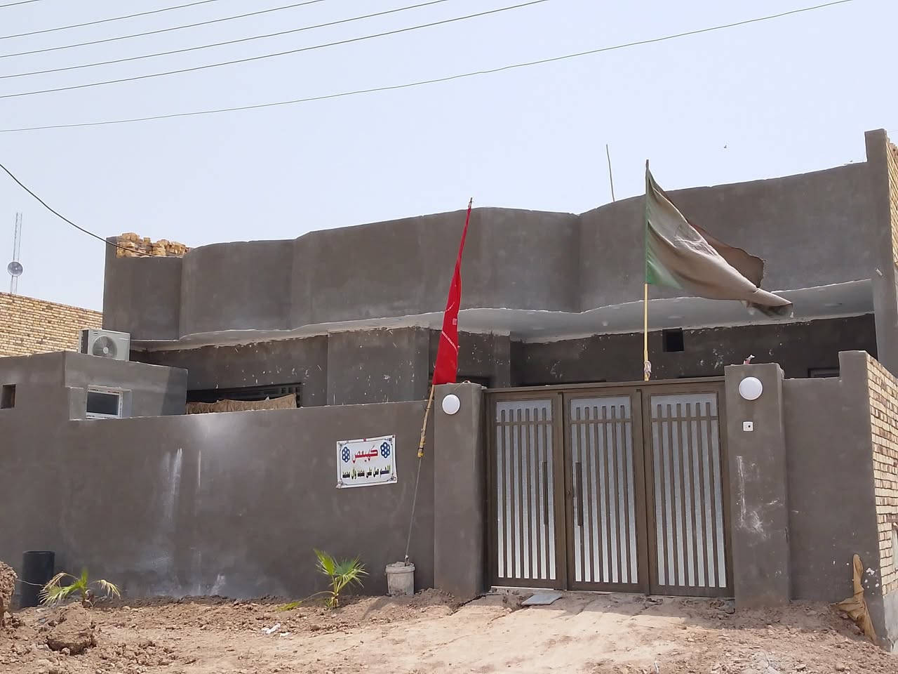 بيت للبيع الحقل الرابع خلف الملعب بناء جديد مساحه 250
حر ما مطلوب اسكان 
***********
