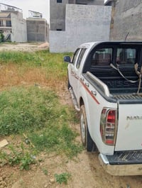 يوجد بيكم نيسان نيفارة بلادية للبيع 2014لاسفسار 07721894350