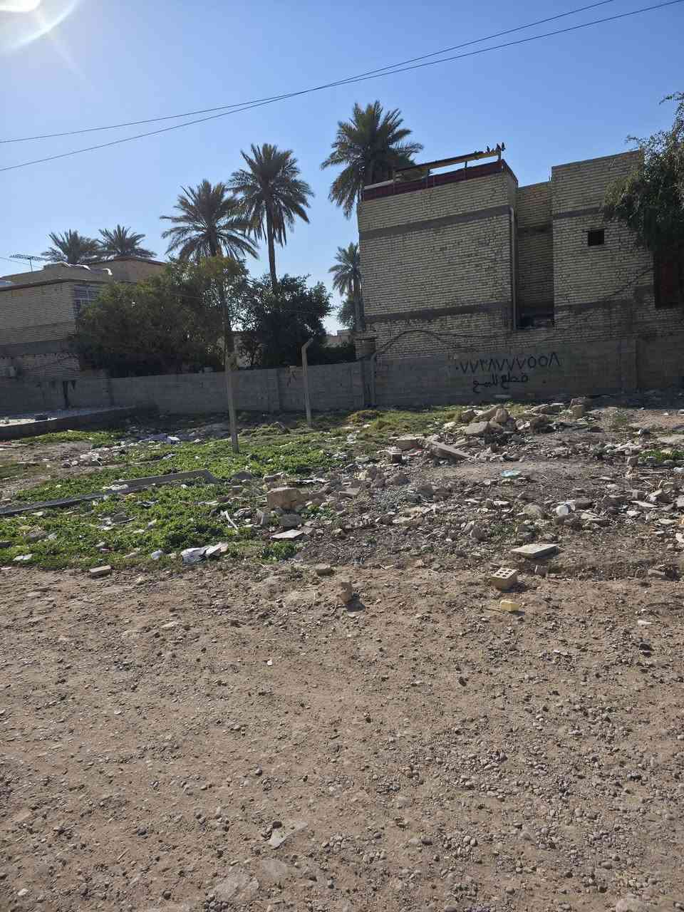 سلام عليكم قطعة ارض للبيع خلف السده قرب مدرسه درة السلام بسعر مناسب جدآ ..... واجها ٥ /نزال ١٥/يعني ٧٥ متر ...... للاتصال ***********
