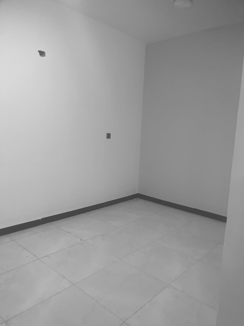 ايجار شقه ارضيه بحي الجامعه 
قرب جسر حي العدل المطل على المنصور 
بناء زيرو ترهم عياده طبيه او شركات 
او مكاتب او مراكز او سكن 
مساحته 180مترا تحتوي على صالات ٢
وغرفتين نوم ومطبخ وحمامات 2
إيجاره شهري 1300دولار  بلعراقي مليونين
تفاصيل اكثر ***********
