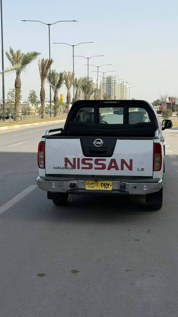 السلام عليكم نيسان نيفاره موديل 2010
كير اوتوماتيك بلادي بيه صبغ قطعتين 
السعر93
للإستفسار *********** بغداد, العراق
