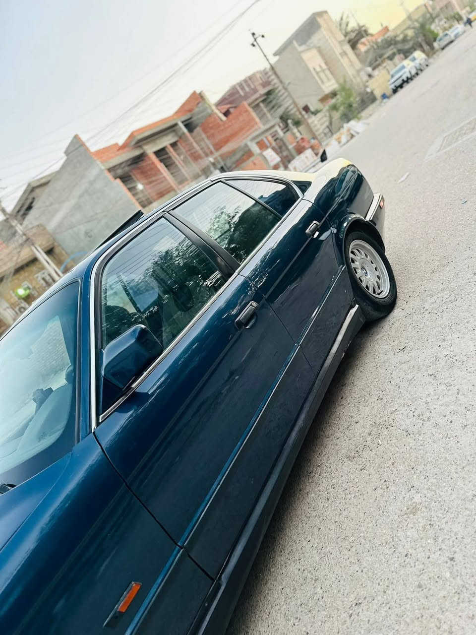 سلام عليكم للبيع او مراوس 
بي إم 535اصل موديل 1991سياره حلوه وبلاديه بدون ضربه مصبوغه الجماليه كير مكينه كفاله 
سلات روف تخم تاير جديد كهربائيات كلها شغاله سنتر لوك
رقم بغداد بسمي #السعر50وبيهامجال 
العنوان بغداد الكاضميه
  ***********☎️***********
