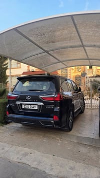 لكزس LX 570 • ٢٠١٧ • ١٢٣ الف كم