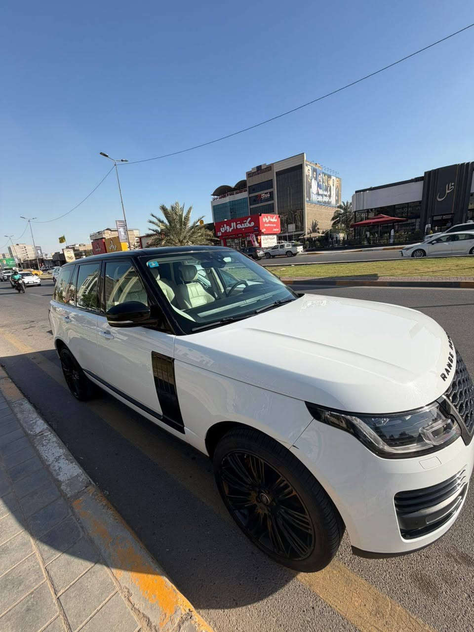 رانج روفر ٢٠١٨ خليجي وكالة سردار بسمي ماشية ٤٧ مكفولة من الزلغ عدا بارد بسيط ممبين باب السائق محرك 6 سلندر  محرك كير مكفول ادامة كاملة على ايدي مكاني بغداد زيونة السعر ٣٩٥... ***********
