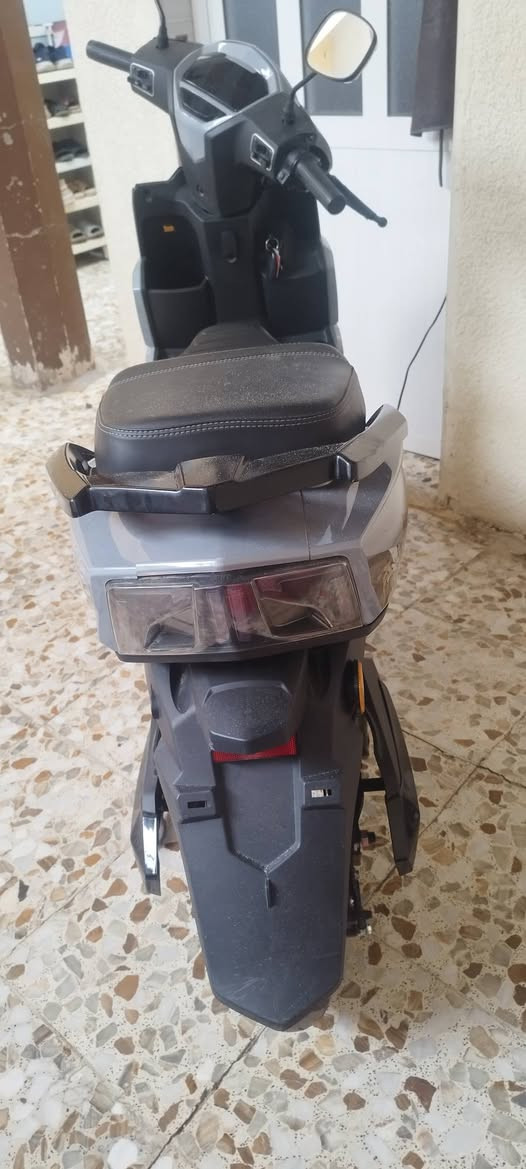 سلام عليكم
دراجه شحن سكنس 2026
حلوه ونظيفه 
سرعه ١٣٠.  ٣ سرعات
ست بطاريات ملف ٢٠٠٠ واط
للبيع مليون و٥٠ وبيه مجال 
الشراي مراسله عالرقم ***********
او ماسنجر
