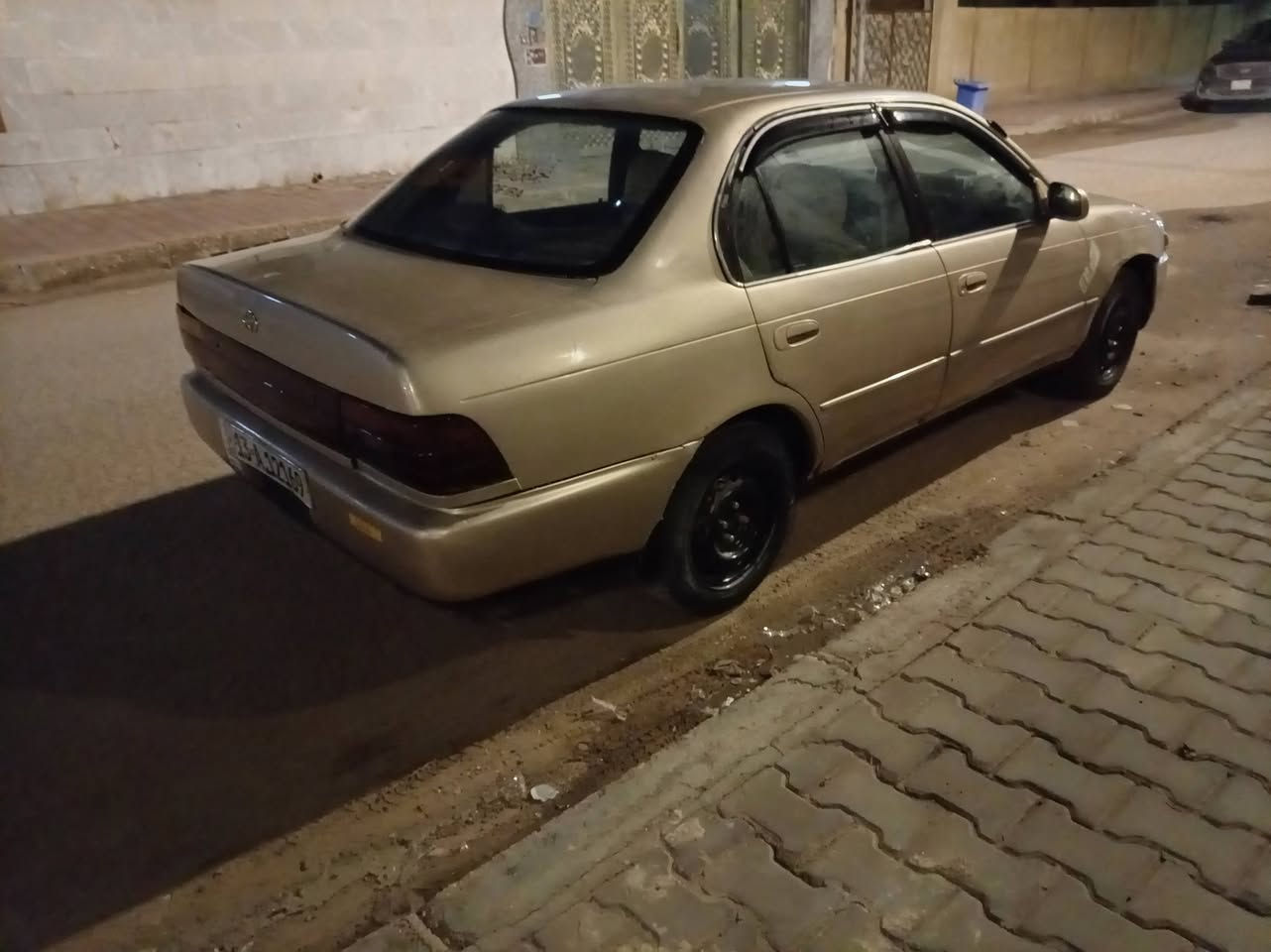 للبيع كورله موديل91 رقم انكليزي مكفوله من الكص والنقل جثه مكينه بيها خيط تبخير كير جديد دواخل انضاف التبريد كامل بس غاز  السعر 42 بيها مجال قليل 
مكان السياره بصره 

***********
