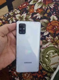 للبيع A71 ذاكره 128 جهاز نضيف كلش  عنوان بغداد العبيدي   07838574881