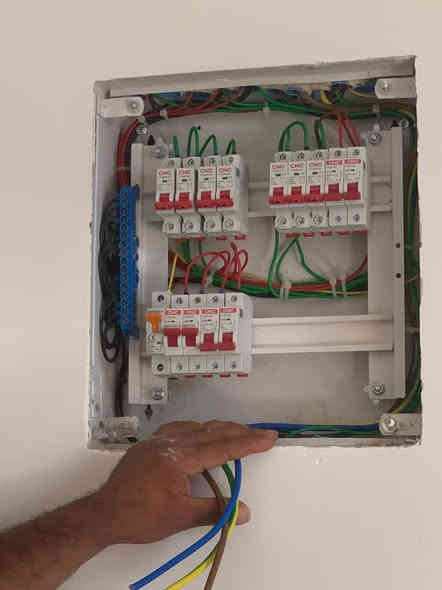 احد اعمالنا تأسيس الكهرباء بوري، + سمنز + تنصيب منظومة طاقة شمسية 
***********
