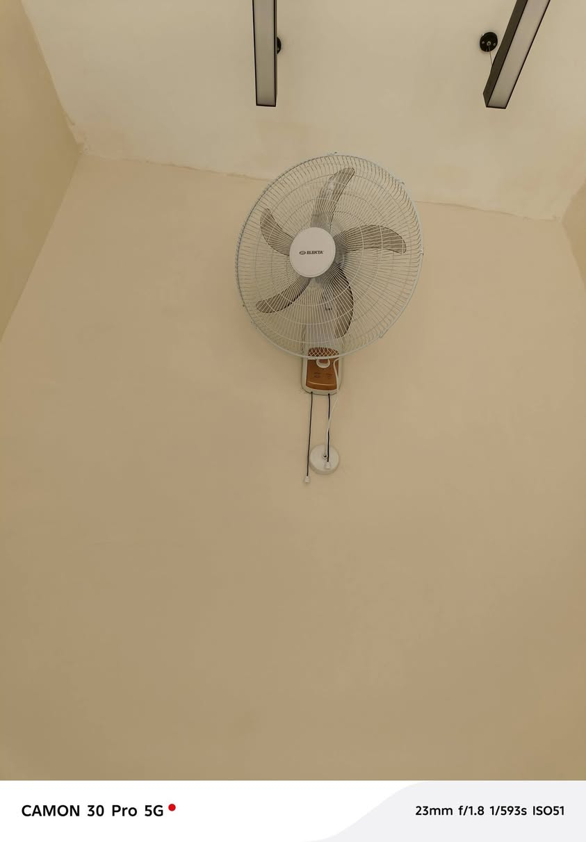 جزء من اعمالنا لهذا اليوم تشطيب محل بمجمع بيسان اخوكم حسين الكهربائي للتواصل ***********  ربي يوفقكم ويحفظكم
