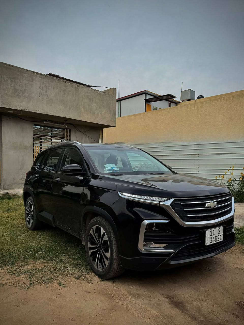 السلام عليكم
شوفرليت كابتفا 2023 فول مواصفات بريمير خليجي 
رقم بغداد الجديد 
4 سلندر محرك 1500 تيربو 
بصمة تشغيل وبصمة ابواب 
تدفئة وتبريد شغال كرسي كهرباء 
بنوراما اتشاير بل مري + مري شفط 
كهربائيات كلهة شغالة تحكمات ستيرن كروز سرعة 
ضررها شخط ب جاملغ والباب جهة الصدر صبغ فقط 
السعر 185 وبي مجال 
العنوان / بغداد الدورة 
للاستفسار / *********** / واتساب
