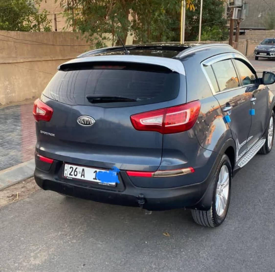 السلام. عليكم. 

سبورتج. 2012
فول 1/1
تحكم ستيرن صفحتين 
كأمره  خلفيه 
حساسات
بنوراما قطعتين 
خمسه 5️⃣ ويل 
تخم تاير جديد 
سويج شخاطه 
محرك 2000دوش 
اشاير مري 
مري شفط 
كراسي مخمل 
ارضيه مغلفه جلد 
تبريد ثلج 
تدفئه نار 🔥
يدات نيكل 
دواسات 

 

ملاحظه )السياره مكفوله كفاله عامه بيها فقط نص جاملغ خلفي  شرط ما عابر   

رقم صلاح الدين  شرط التحويل ثاني يوم  سنويه 2030

السعر 138 وبيها مجال 

***********
***********
مكان سياره صلاح بيجي
