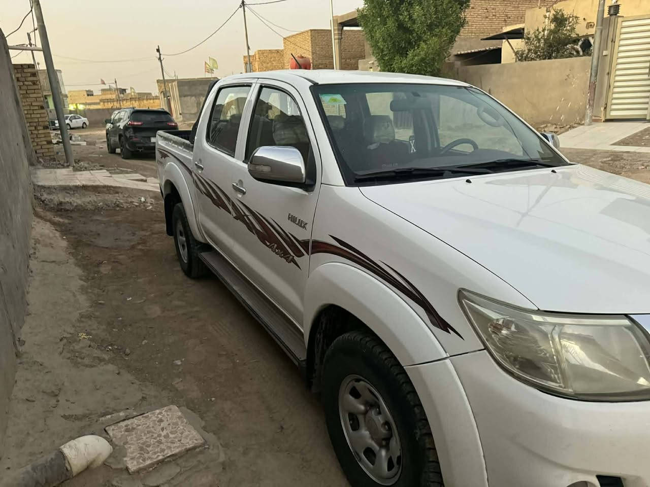 السلام عليكم
تيوتا هايلوكس 2014
مكفوله 
محرك گازز
مابيه نقص سياره نضيفه
مكانه (القادسية) 
السعر (175) 
لل تصال(‏‪0786 287 1540‬‏)
